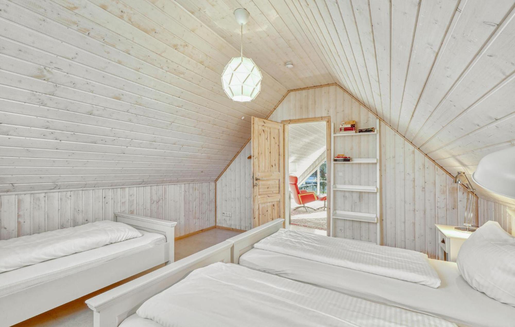 2 Bedroom Stunning Home In Zerpenschleuse Exterior photo