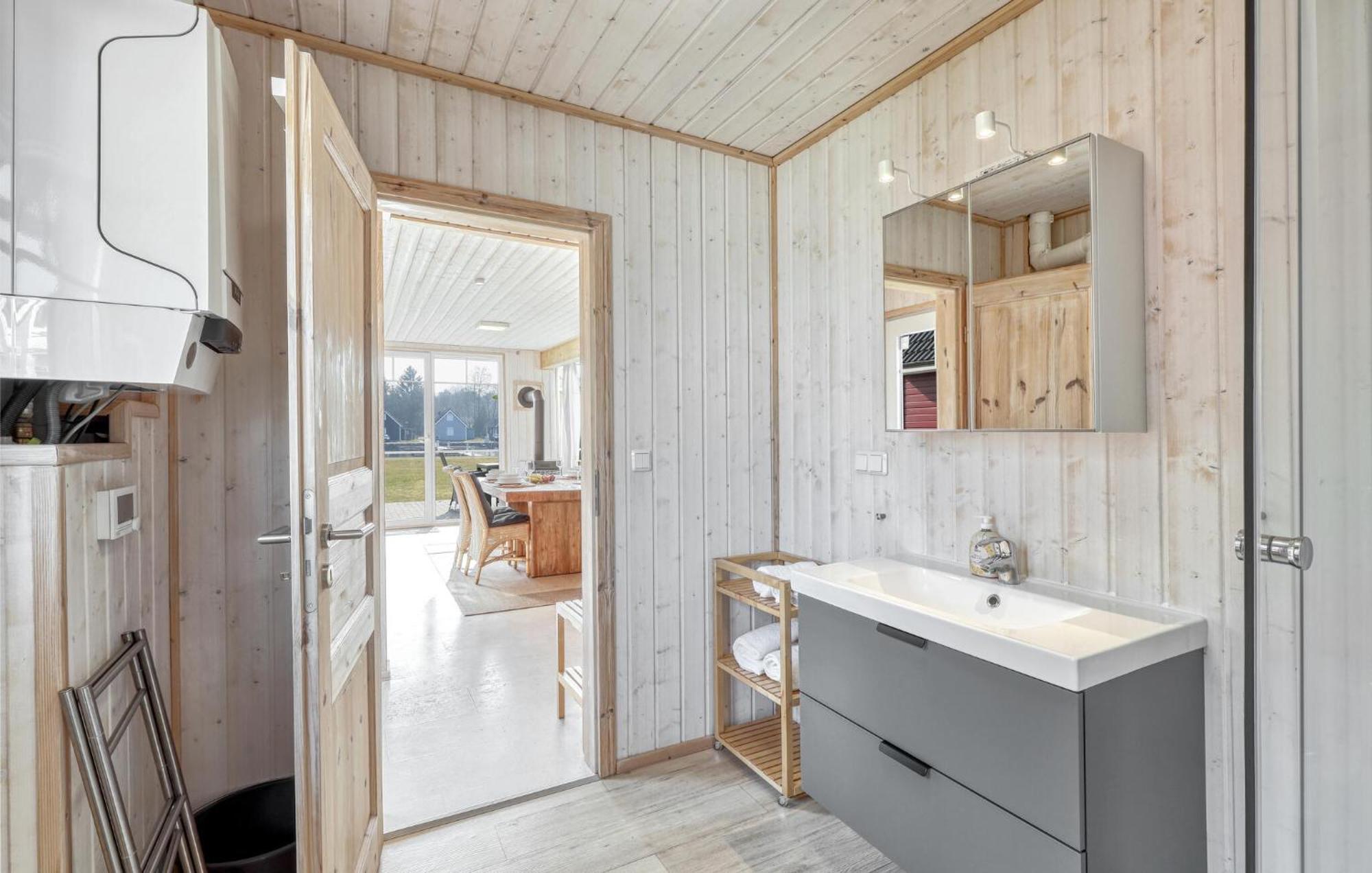 2 Bedroom Stunning Home In Zerpenschleuse Exterior photo