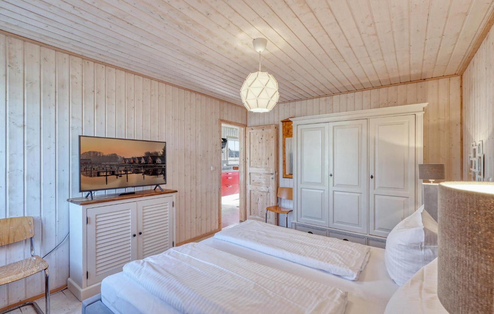 2 Bedroom Stunning Home In Zerpenschleuse Exterior photo